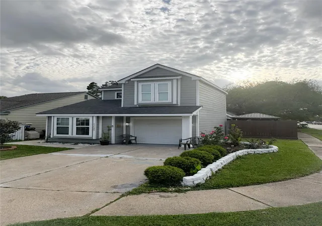 Photo 3 of Single family home for sale at 11549 Springshire Dr, Houston, TX 77066 | MLS# 29129034 | Listing updated on 2026-04-03