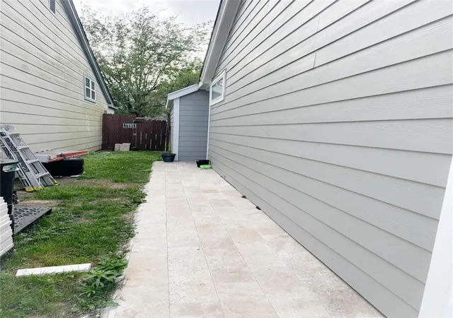 Photo 3 of Single family home for sale at 11549 Springshire Dr, Houston, TX 77066 | MLS# 29129034 | Listing updated on 2026-04-03