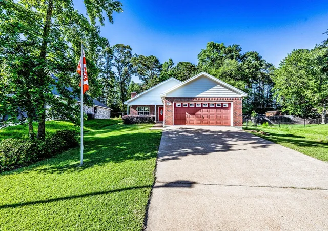 Homes for sale in Huntsville, TX | 229 Evergreen Dr, Huntsville, TX 77340 | MLS# 30703569