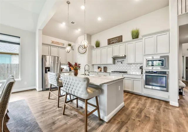 3rd image of 6930 Water Glen Ln, Manvel, TX 77578 | MLS# 54262788