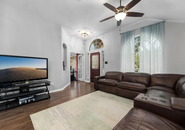 Photo 4 of Single family home for sale at 20102 Pinehaven Ln, Spring, TX 77379 | MLS# 70131030 | Listing updated on 2026-09-19
