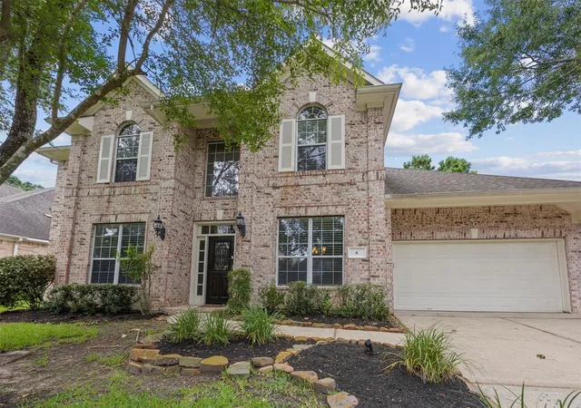 Photo 2 of Single family home for sale at 6 Villa Cyn Pl, Spring, TX 77382 | MLS# 34496358 | Listing updated on 2026-09-13
