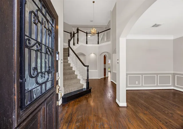 Photo 3 of Single family home for sale at 6 Villa Cyn Pl, Spring, TX 77382 | MLS# 34496358 | Listing updated on 2026-09-13