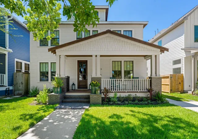 Photo 1 of Single family home for sale at 714 E 18th St, Houston, TX 77008 | MLS# 57908185 | Listing updated on 2026-09-19