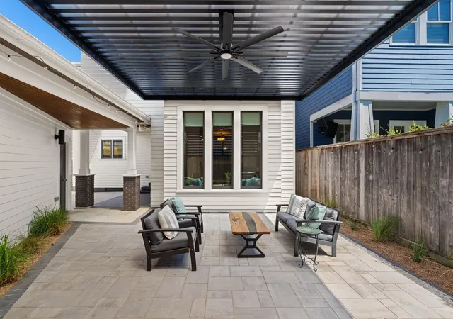 Photo 3 of Single family home for sale at 714 E 18th St, Houston, TX 77008 | MLS# 57908185 | Listing updated on 2026-09-19