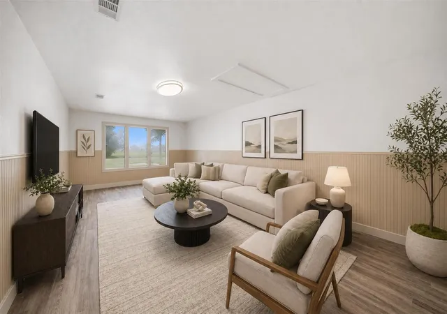image of 415 W Decherd St, Franklin, TX 77856 | MLS# 70816136