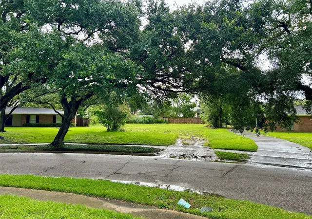 Photo 3 of Land for sale at 5023 Grape St, Houston, TX 77096 | MLS# 65733307 | Listing updated on 2026-09-18