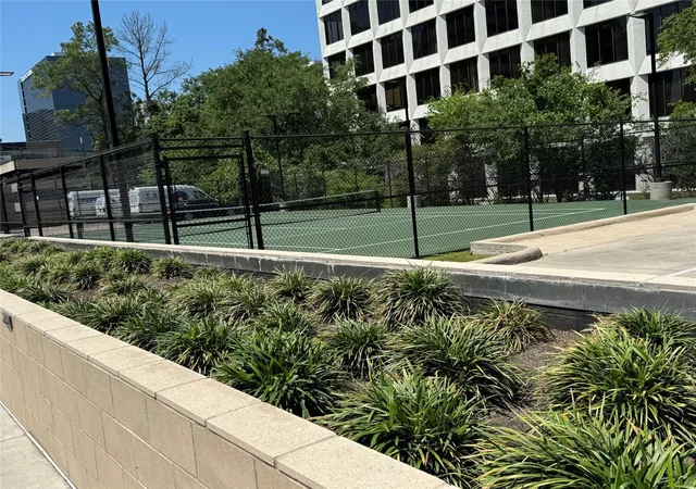 2nd image of 49 Briar Hollow Ln #1201, Houston, TX 77027 | MLS# 43918588