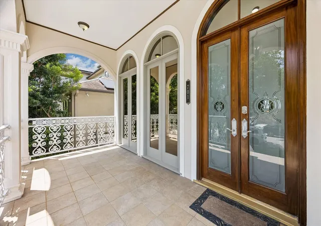 Photo 2 of Single family home for sale at 701 E 7th Street, Houston, TX 77007 | MLS# 95079681 | Listing updated on 2026-09-14