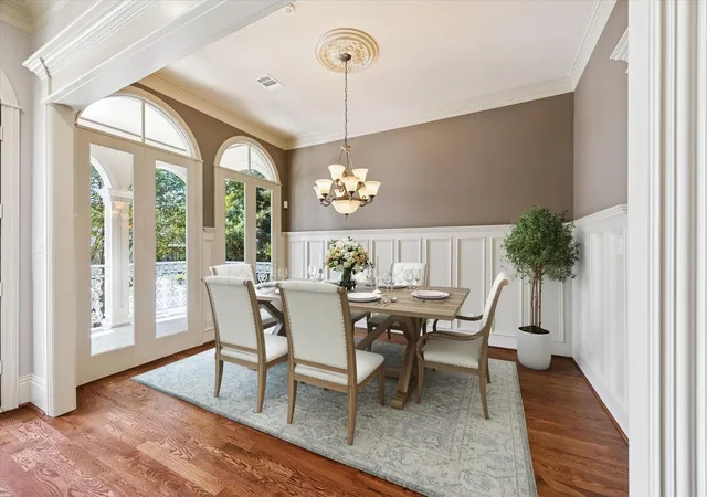 Photo 3 of Single family home for sale at 701 E 7th Street, Houston, TX 77007 | MLS# 95079681 | Listing updated on 2026-09-14