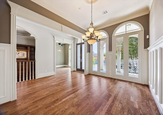 Photo 4 of Single family home for sale at 701 E 7th Street, Houston, TX 77007 | MLS# 95079681 | Listing updated on 2026-09-14