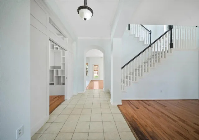 Photo 3 of Single family home for sale at 131 Zephyr Bend Pl, The Woodlands, TX 77381 | MLS# 29985464 | Listing updated on 2026-10-10