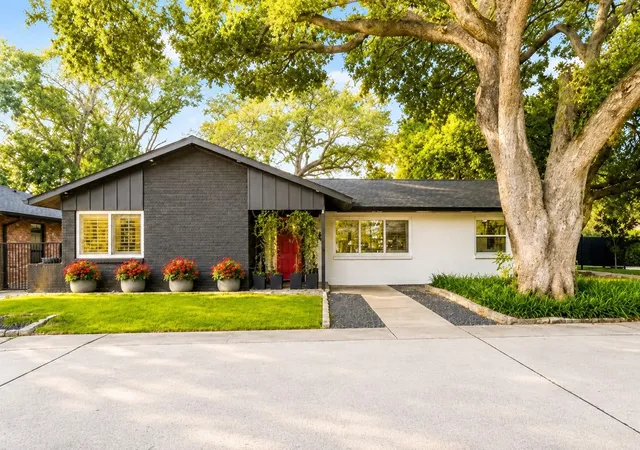 1st image of 2302 Chimney Rock Rd, Houston, TX 77056 | MLS# 14300281