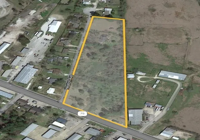 Photo 2 of Land for sale at 109 Heaton Ave, Huntsville, TX 77320 | MLS# 36737098 | Listing updated on 2026-07-24