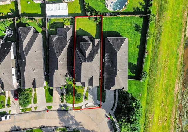 Photo 3 of Single family home for sale at 9023 Emerald Cane Dr, Missouri City, TX 77459 | MLS# 78309693 | Listing updated on 2026-09-24