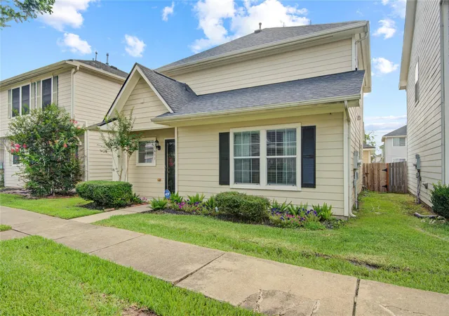Photo 3 of Single family home for sale at 1633 Nichole Woods Dr, Houston, TX 77047 | MLS# 22617971 | Listing updated on 2026-07-21