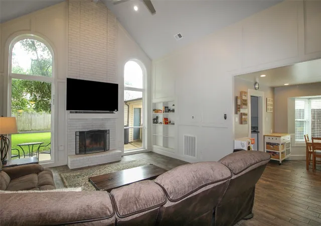 3rd image of 3130 Ashlock Dr, Houston, TX 77082 | MLS# 83068563