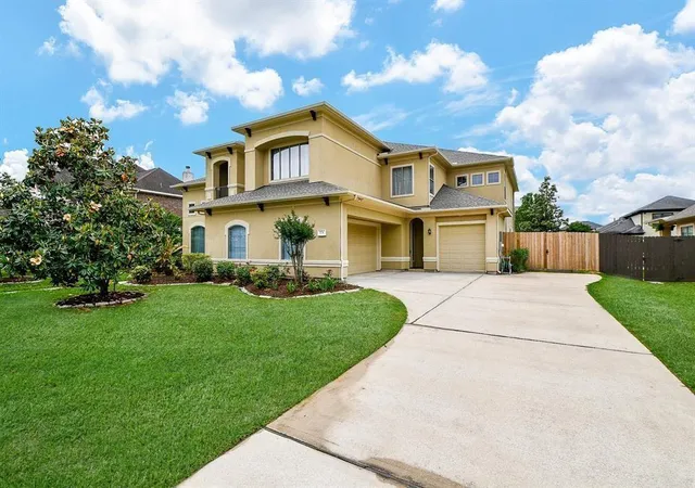 1st image of 1731 Pampas Trail Dr, Friendswood, TX 77546 | MLS# 47416863