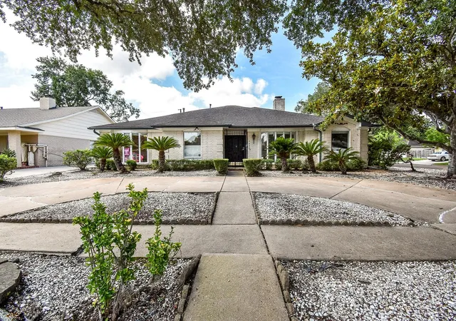1st image of 7635 Braesdale Ln, Houston, TX 77071 | MLS# 50683902