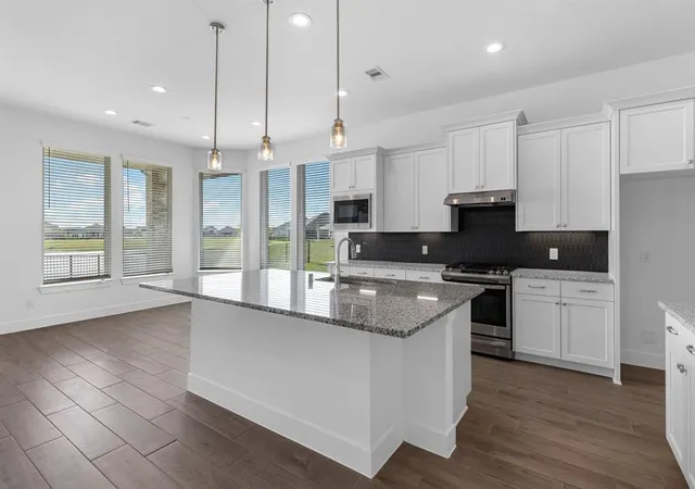 Photo 3 of Sale Pending at 2902 Arbor Edge Xing, La Marque, TX 77568 | MLS# 17781983 | Listing updated on 2026-09-28