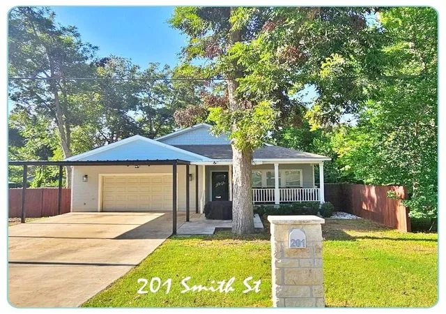 Homes for sale in Columbus, TX | 201 Smith St, Columbus, TX 78934 | MLS# 41487176