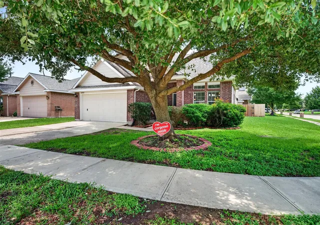 Homes for sale in Baytown, TX | 6002 Sandy Creek Dr, Baytown, TX 77523 | MLS# 74976437