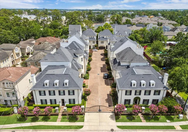 2nd image of 1318 Bobbitt Manor Ln, Houston, TX 77055 | MLS# 41005472