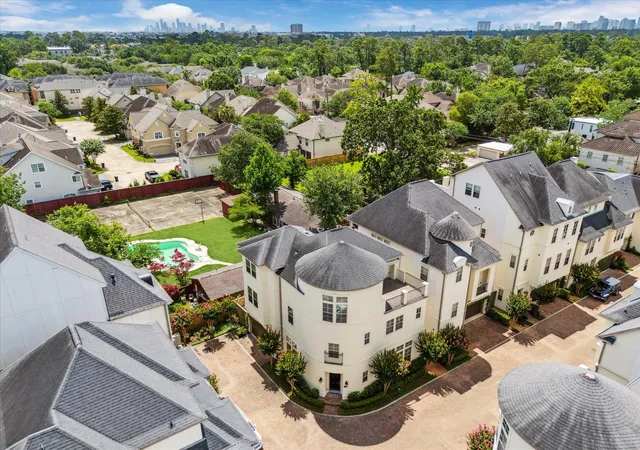 3rd image of 1318 Bobbitt Manor Ln, Houston, TX 77055 | MLS# 41005472