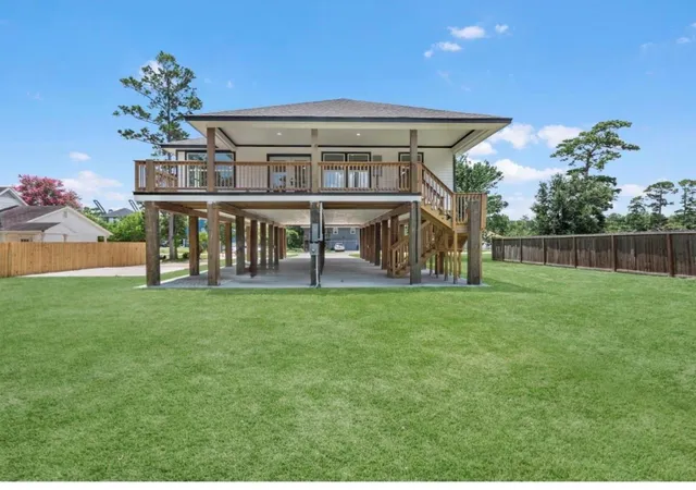 4th image of 628 Oakdale St, Shoreacres, TX 77571 | MLS# 95764568