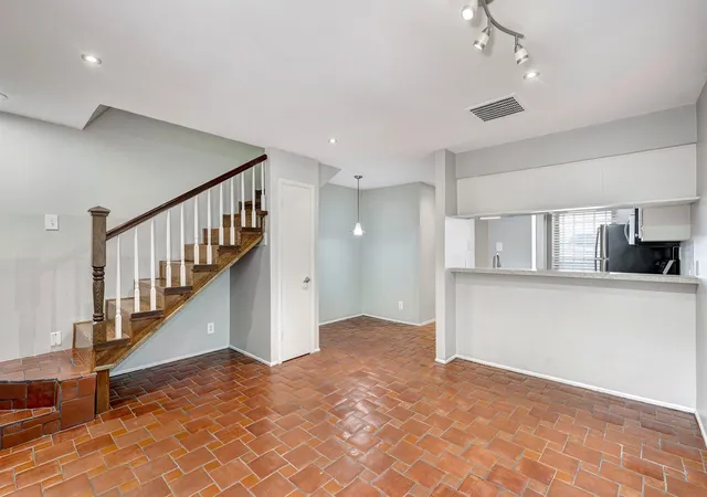 2nd image of 1205 Autrey St #15, Houston, TX 77006 | MLS# 47395677