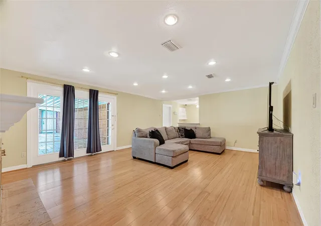 2nd image of 5442 Darnell St, Houston, TX 77096 | MLS# 66477086