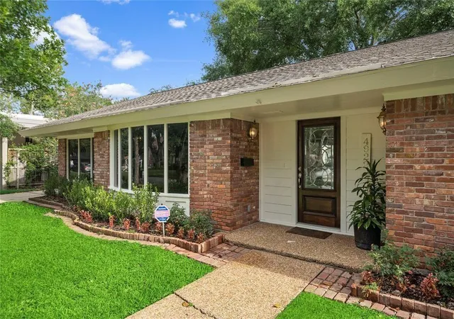 3rd image of 4922 Braesvalley Dr, Houston, TX 77096 | MLS# 85394963