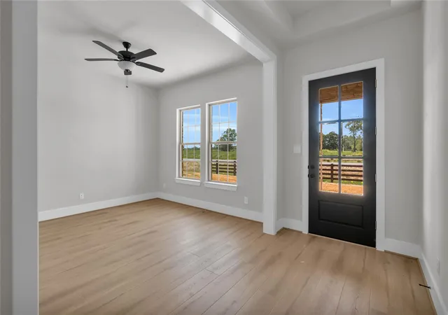 Photo 4 of Single family home for sale at 270 Seguin Dr, New Waverly, TX 77358 | MLS# 92640667 | Listing updated on 2026-10-10
