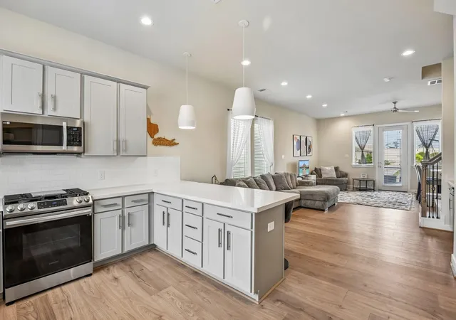 Photo 3 of Single family home for sale at 6314 Chelsea Falls Ln, Houston, TX 77008 | MLS# 51389767 | Listing updated on 2026-09-19