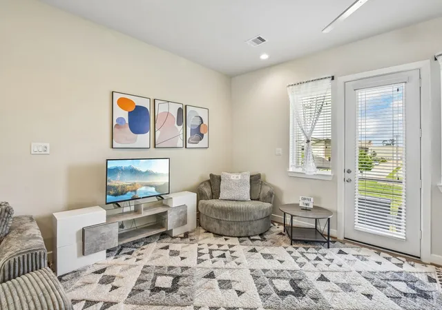 Photo 4 of Single family home for sale at 6314 Chelsea Falls Ln, Houston, TX 77008 | MLS# 51389767 | Listing updated on 2026-09-19