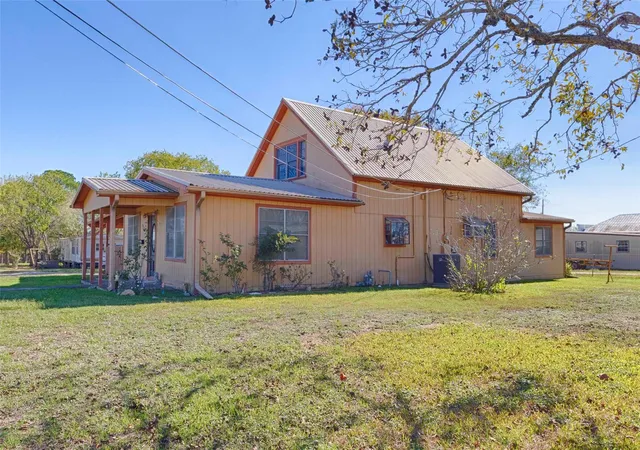 Photo 1 of Single family home for sale at 602 E Post Office St, Weimar, TX 78962 | MLS# 21988008 | Listing updated on 2026-09-01