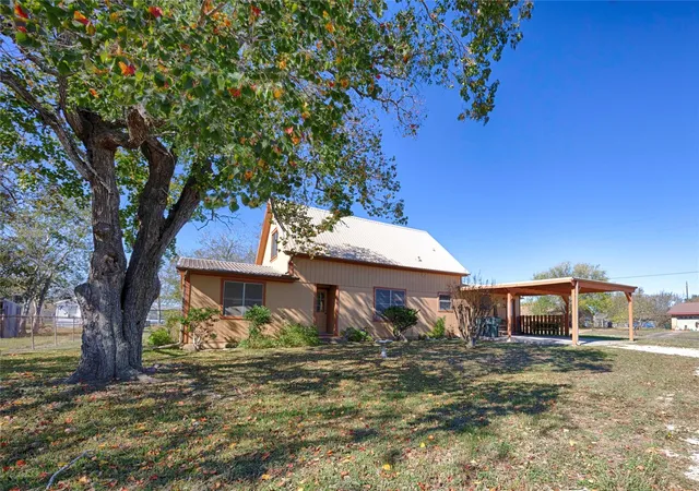 Photo 3 of Single family home for sale at 602 E Post Office St, Weimar, TX 78962 | MLS# 21988008 | Listing updated on 2026-09-01