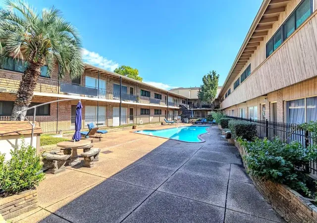 17th image of 3809 N Braeswood Blvd #14, Houston, TX 77025 | MLS# 86813065