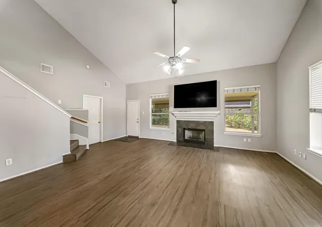 5th image of 7435 Superior Dr, Baytown, TX 77521 | MLS# 31392870