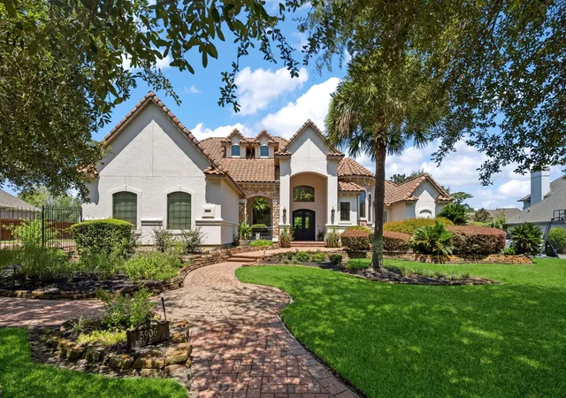 2nd image of 5906 S Royal Point Dr, Kingwood, TX 77345 | MLS# 75422181