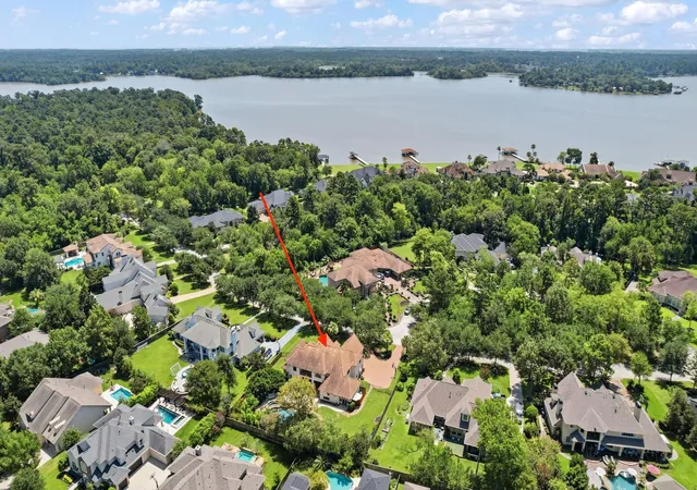 Photo 3 of Sale Pending at 5906 S Royal Point Dr, Kingwood, TX 77345 | MLS# 75422181 | Listing updated on 2026-09-01