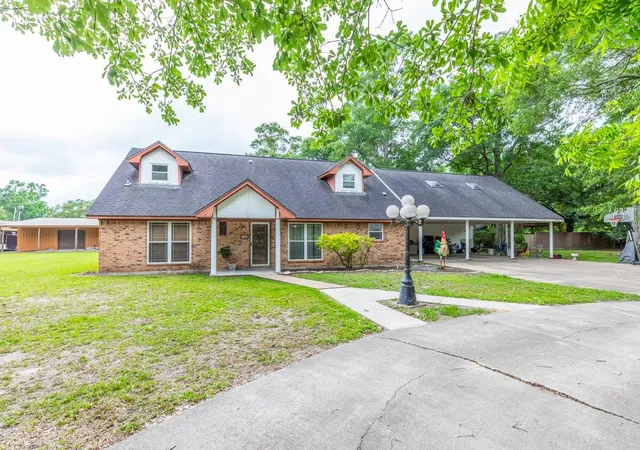 Homes for sale in Buna, TX | 156 County Road 818, Buna, TX 77612 | MLS# 2805128