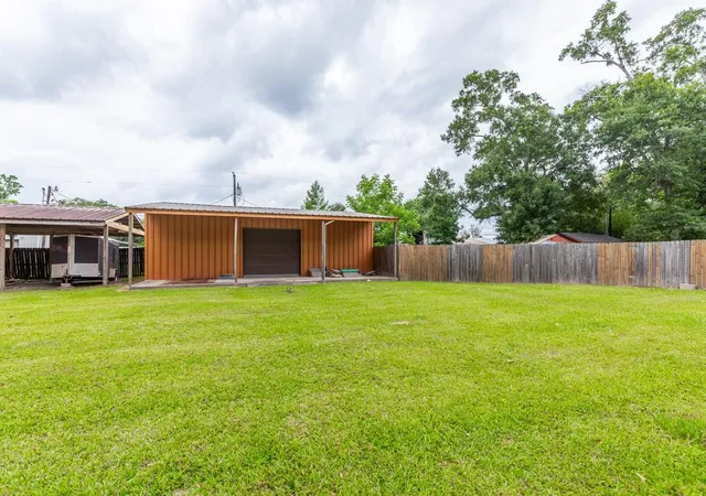 Homes for sale in Buna, TX | 156 County Road 818, Buna, TX 77612 | MLS# 2805128