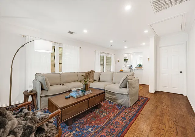Photo 4 of Single family home for sale at 1518 Dorothy St, Houston, TX 77008 | MLS# 52027016 | Listing updated on 2026-09-15