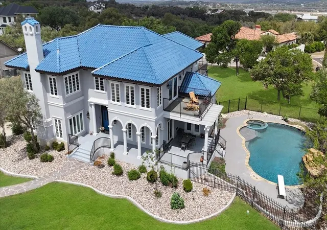 Photo 1 of Single family home for sale at 829 Kings Point Dr, Canyon Lake, TX 78133 | MLS# 6000031 | Listing updated on 2026-04-23