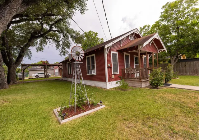 Homes for sale in Victoria, TX | 702 E Colorado St, Victoria, TX 77901 | MLS# 96119798