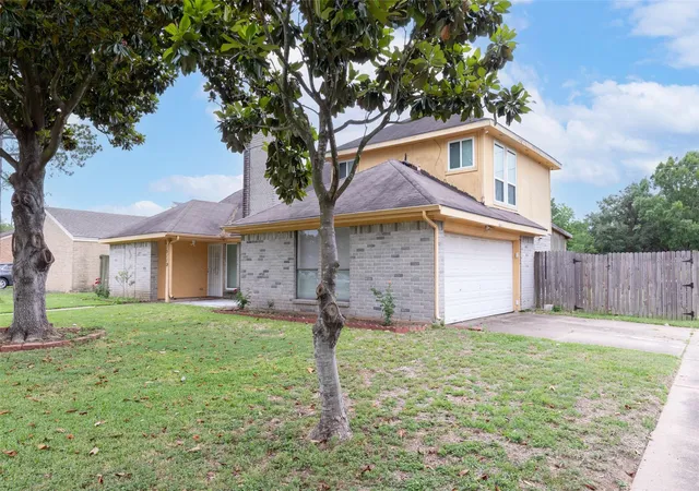 Photo 2 of Single family home for sale at 15119 Plz Libre Dr, Houston, TX 77083 | MLS# 35634177 | Listing updated on 2026-07-15