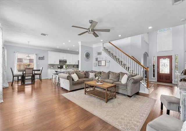 1st image of 413 Lookout Ln, Dickinson, TX 77539 | MLS# 90752648