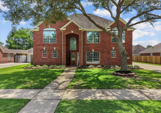 2nd image of 413 Lookout Ln, Dickinson, TX 77539 | MLS# 90752648
