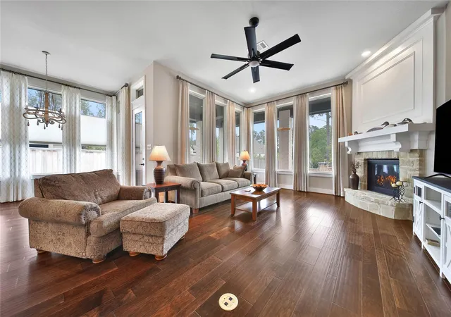 Photo 3 of Sale Pending at 305 Mallory Ct, Montgomery, TX 77316 | MLS# 20407117 | Listing updated on 2026-09-13
